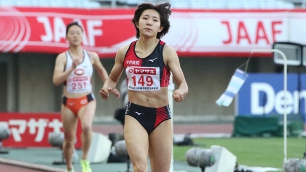 予選2組、1位通過は久保山晴菜、前年覇者・小林茉由が2位で決勝へ【女子400m】