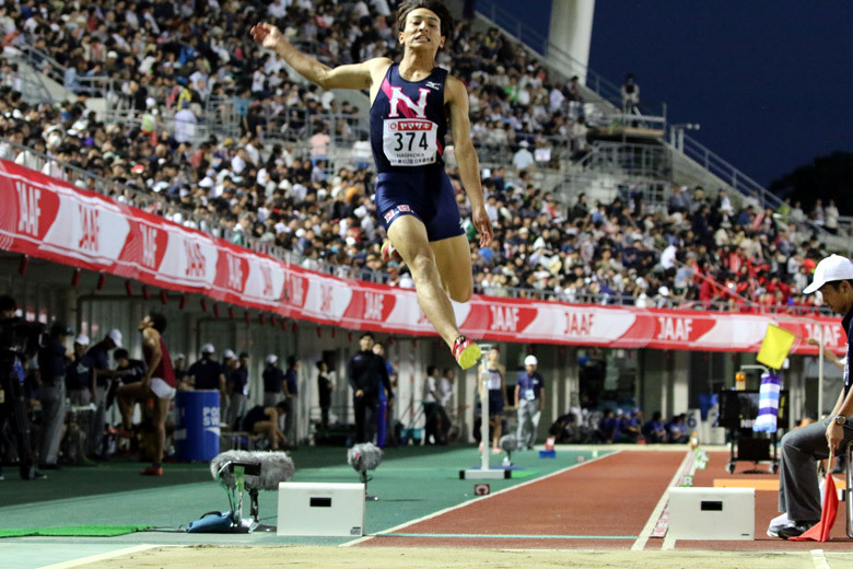 みごとな跳躍を見せる橋岡優輝