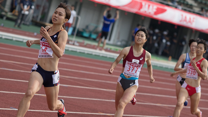 北村夢が女子800mで1位に！