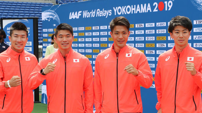 【世界リレー横浜】前日会見終了後にポーズを決めてみせた4選手