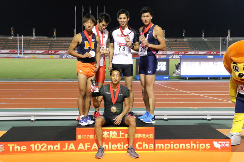 【第102回日本選手権アーカイブ】男子棒高跳の表彰式ではこんな光景も