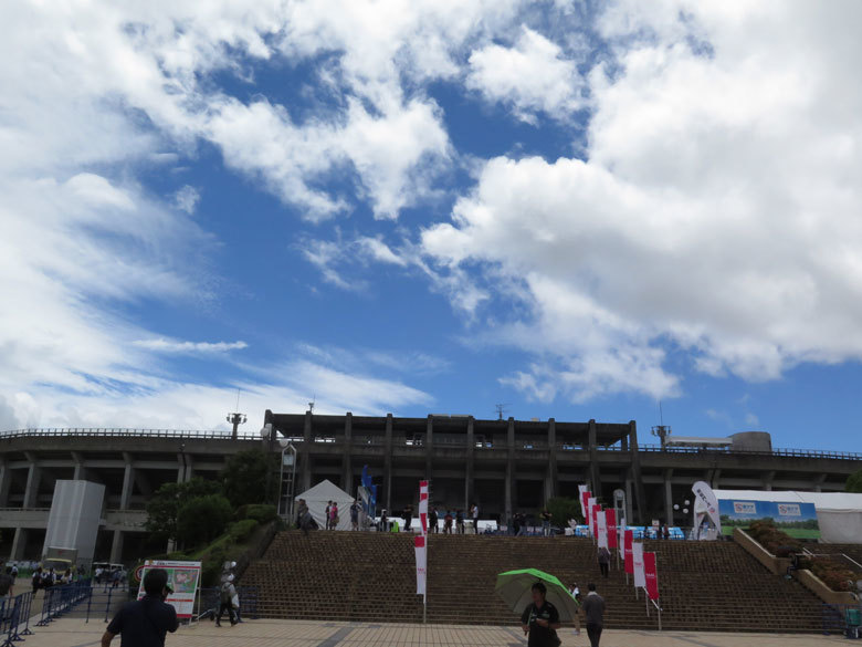 第103回日本選手権　博多の森陸上競技場の上空には青空が！