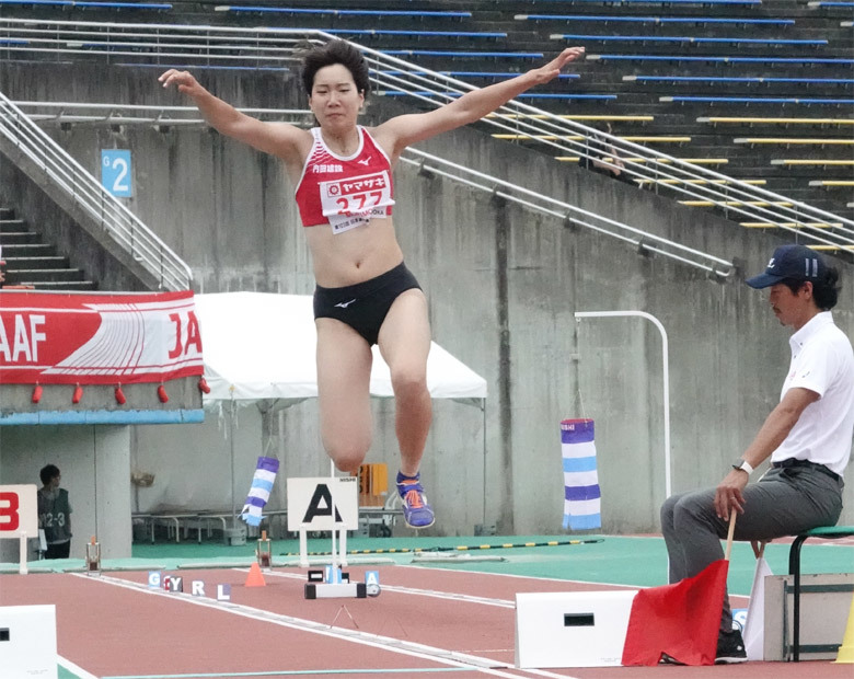 女子三段跳は森本麻里子が優勝