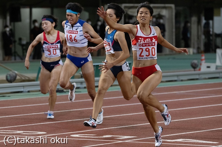 先頭で駆け抜けた兒玉芽生【女子100m】