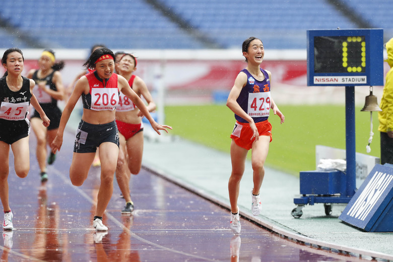 女子中学生陸上 