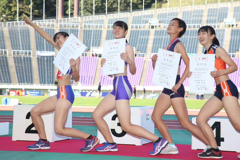 高校女子陸上部 