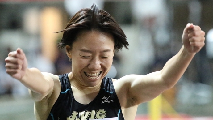 女子400mを制したのは小林茉由！