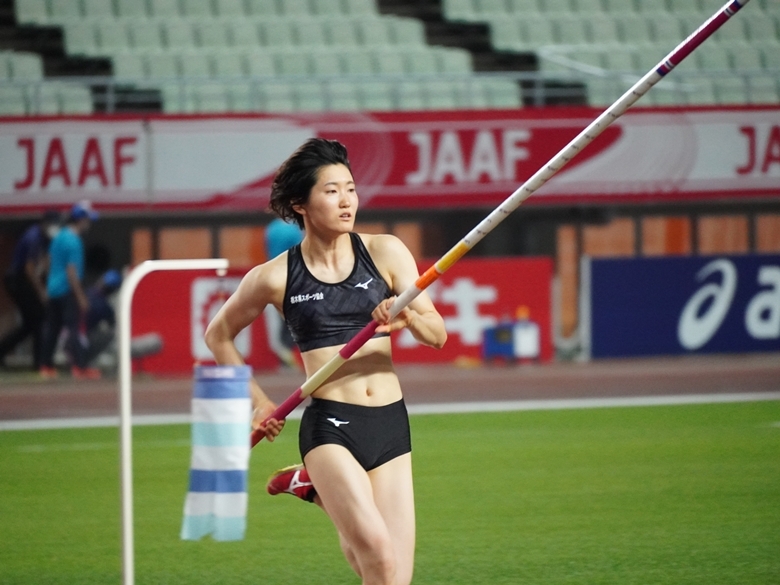 4m20を唯一クリアした諸田が初優勝【女子棒高跳】