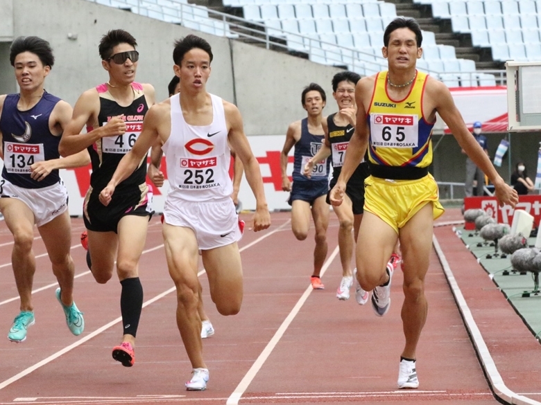 3年ぶりの優勝を狙う川元が予選1組トップで通過【男子800m】