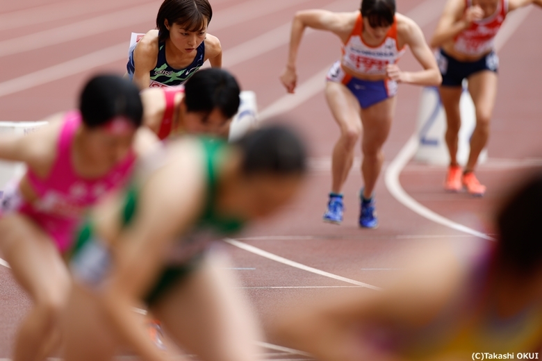 スタートに集中する卜部【女子800m】