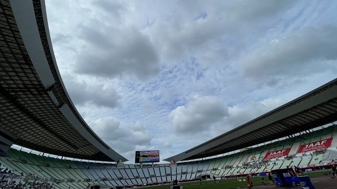 最終日は曇り空のヤンマースタジアム長居