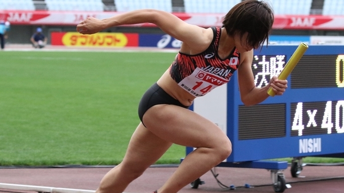 参加標準記録突破を目指した女子4×400mリレー