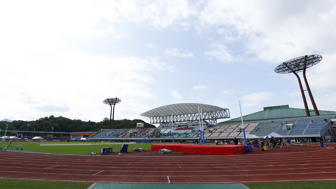 【第15回U18 / 第52回U16 陸上競技大会】愛媛県総合運動公園陸上競技場で開催中！