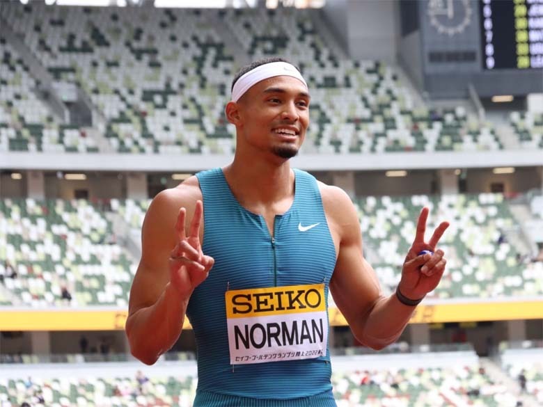 【セイコーゴールデングランプリ2022】撮影に応じる男子400m優勝のマイケル・ノーマン選手
