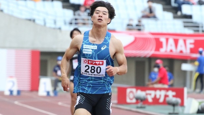 坂井隆一郎が予選3組トップ【男子100m】