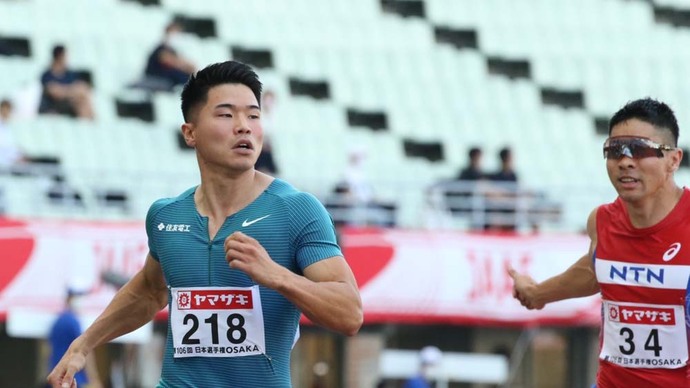 予選6組トップは小池祐貴（住友電工・大阪／写真左）【男子100m】