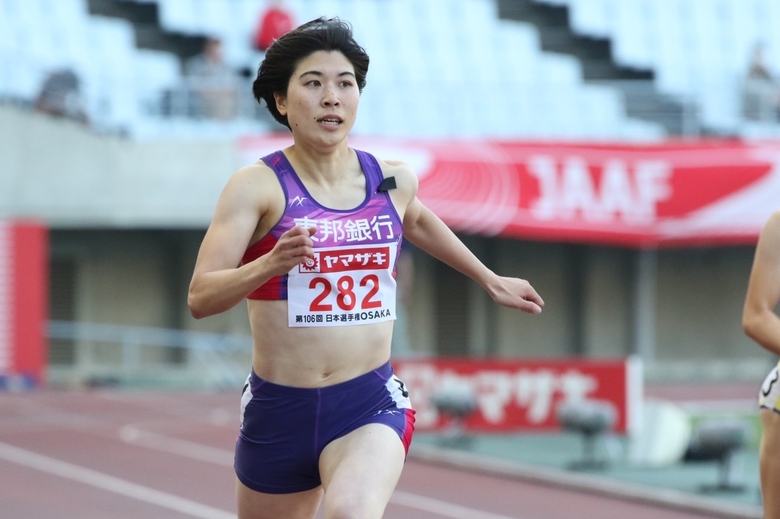 松本奈菜子が予選1組を首位通過【女子400m】