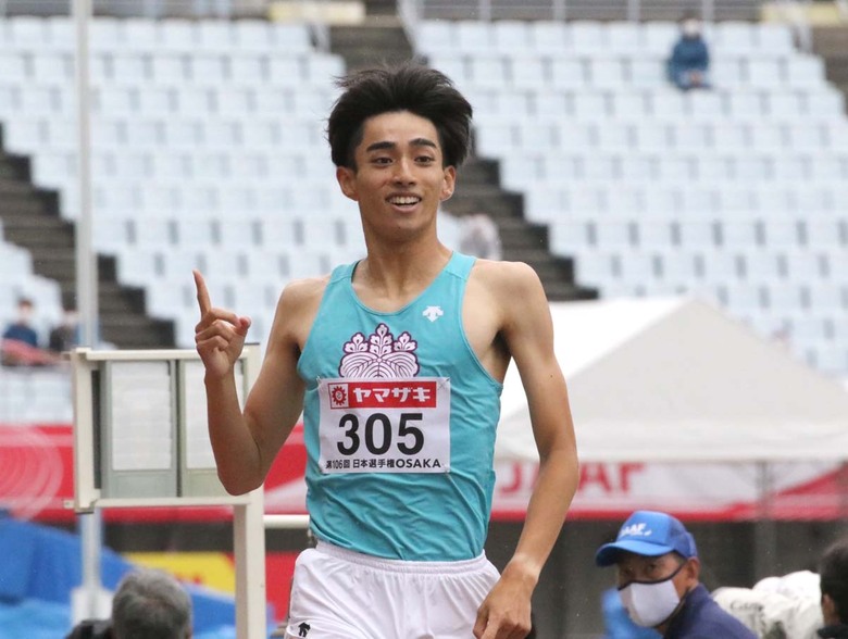 予選2組、薄田健太郎が笑顔で1着に【男子800ｍ】