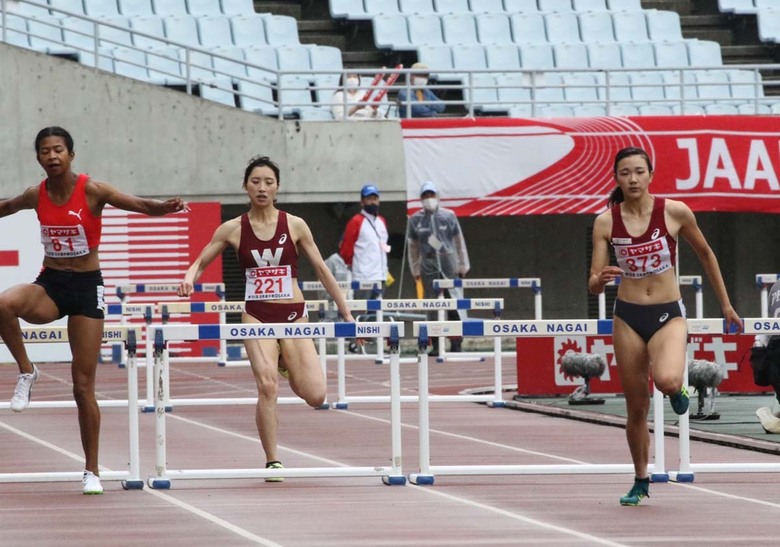 後半に追い上げ、山本亜美が予選2組1着に【女子400ｍH】