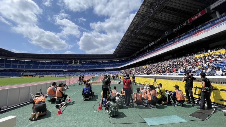 【セイコーGGP】強い日差しの中、取材陣も奮闘