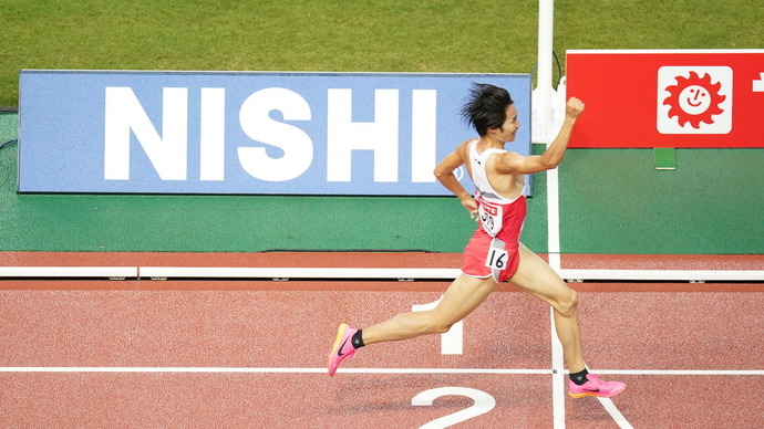 【第107回日本選手権】男子5000m　塩尻和也のガッツポーズ