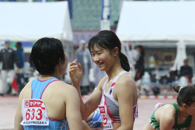 【第107回日本選手権】女子100mH 準決勝1組　青木益未と田中佑美が笑顔で決勝進出