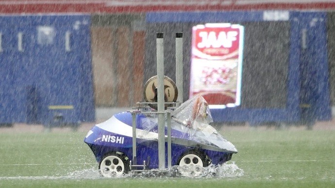 【第107回日本選手権】雨のなか、円盤を運ぶアスリオン号