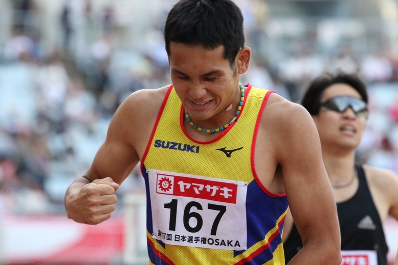 【第107回日本選手権】男子800m　ガッツポーズを見せる川元奨。30年ぶりの大会新記録を達成！