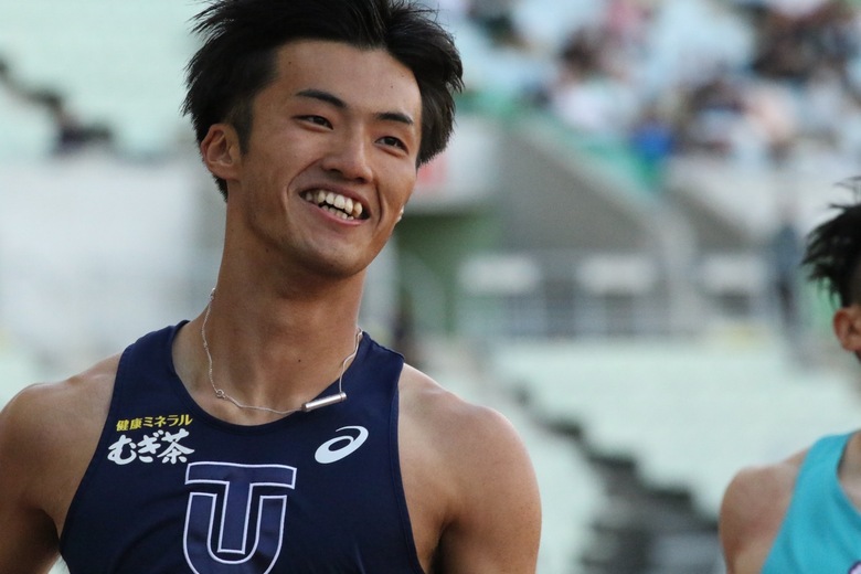 【第107回日本選手権】男子100m 予選2組　笑顔を見せる栁田大輝