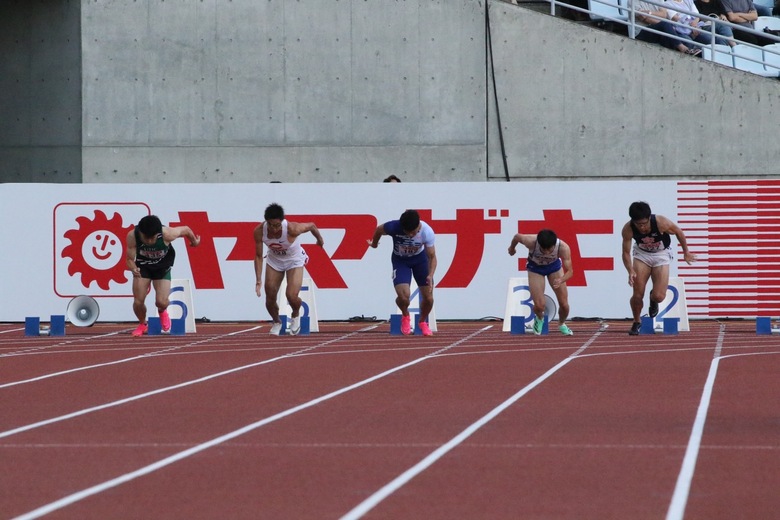 【第107回日本選手権】男子100m 予選4組　スタートの瞬間。小池祐貴がレースを制す