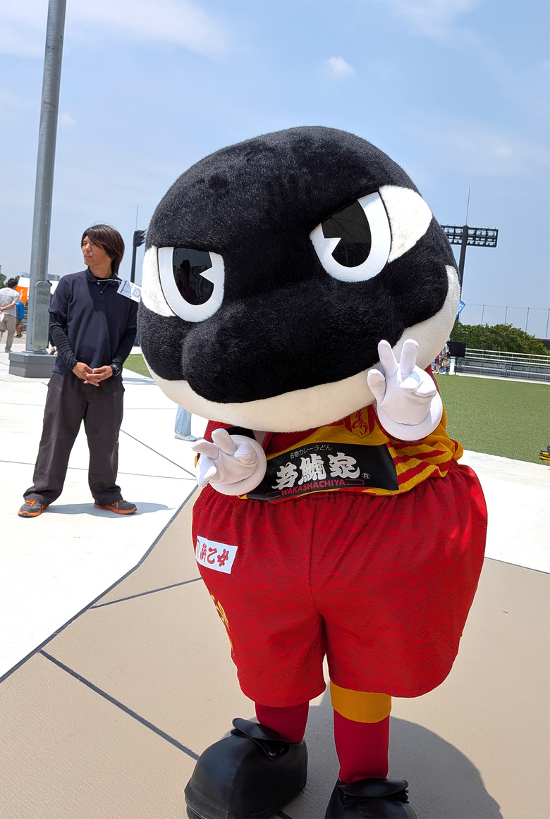 グランパスJrもメインスタンド前でお出迎え