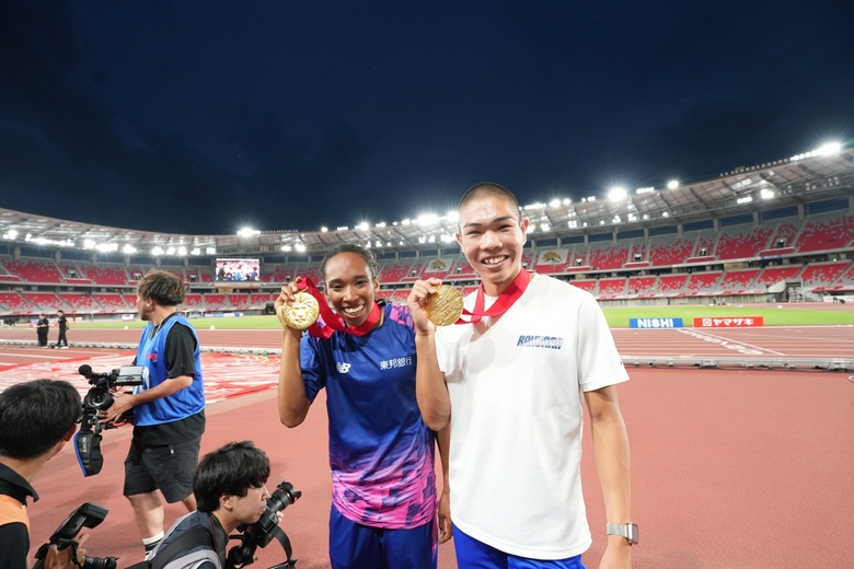 【第110回日本選手権】DAY3 メダルセレモニー:後藤大樹と井戸アビゲイル風果のツーショット!