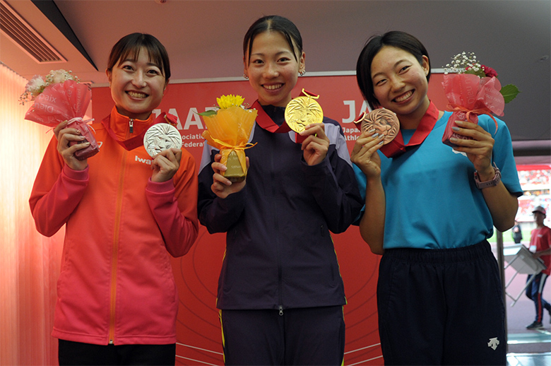【第110回日本選手権】DAY2 表彰式:女子800m(久保 凛・塩見綾乃・勝 くるみ)