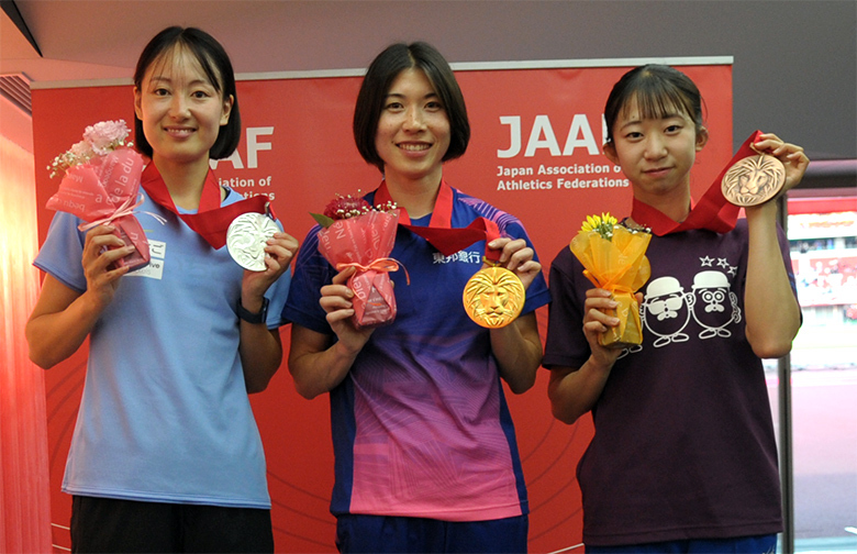 【第110回日本選手権】DAY2 表彰式:女子400m(松本奈菜子・森山静穂・中尾柚希)