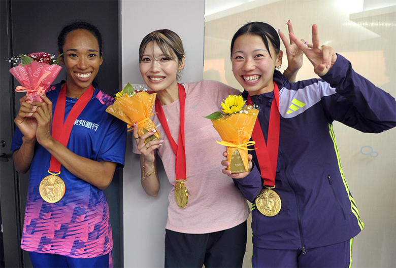 【第110回日本選手権】DAY2 メダルセレモニー：笑顔花咲くトラック金メダリストの3選手